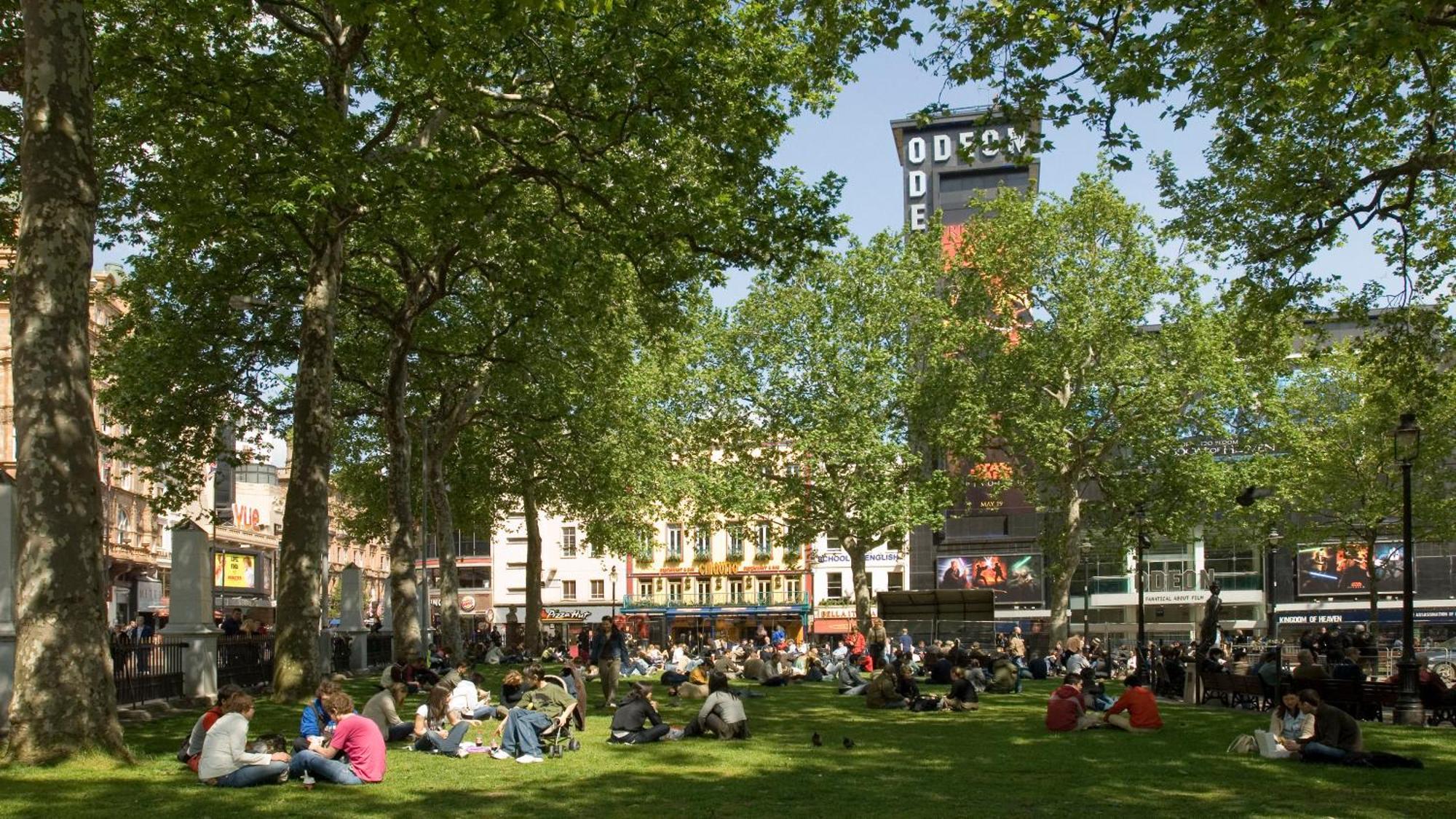 Victory House Leicester Square Лондон Екстер'єр фото