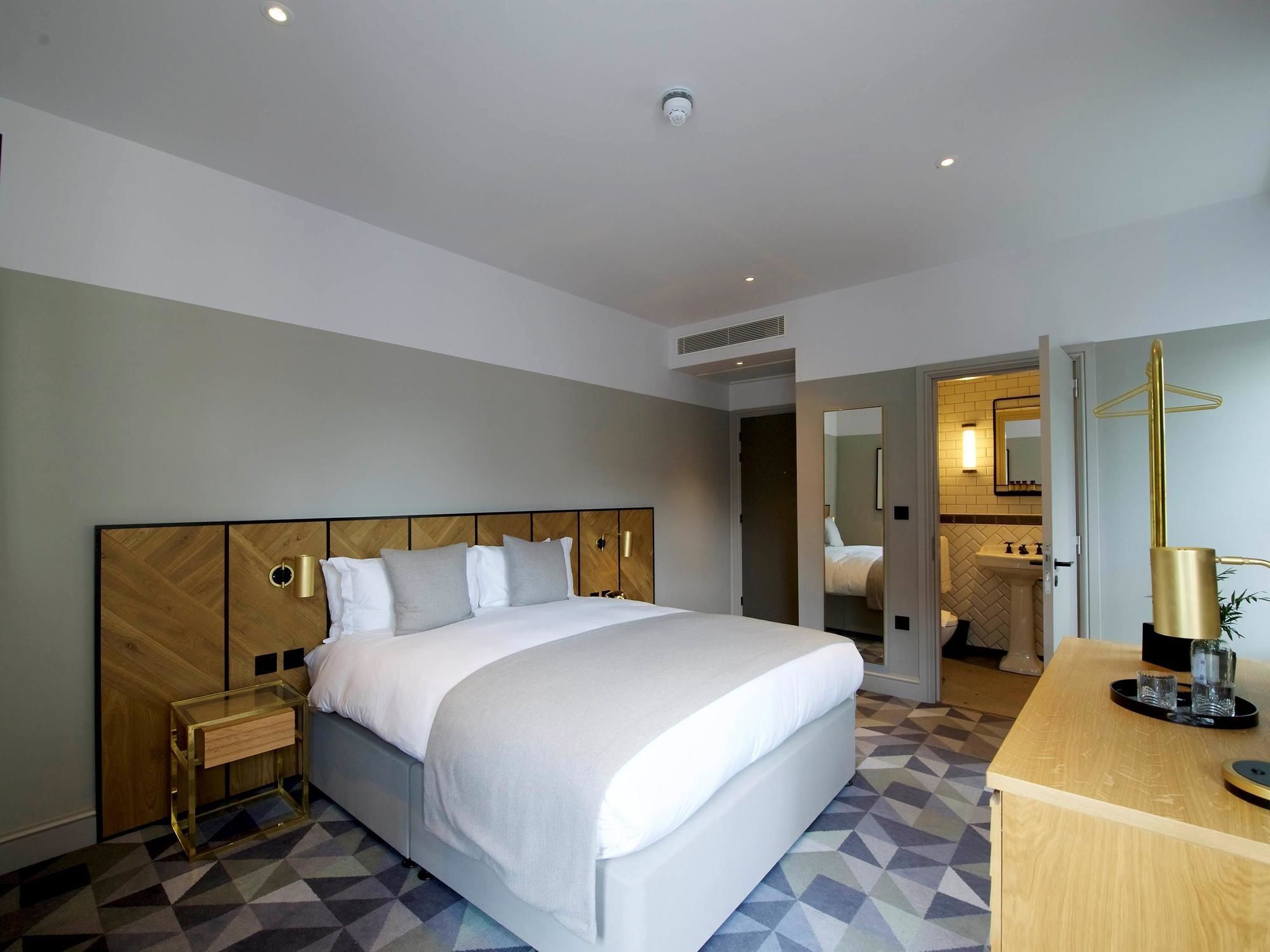 Victory House Leicester Square Лондон Екстер'єр фото